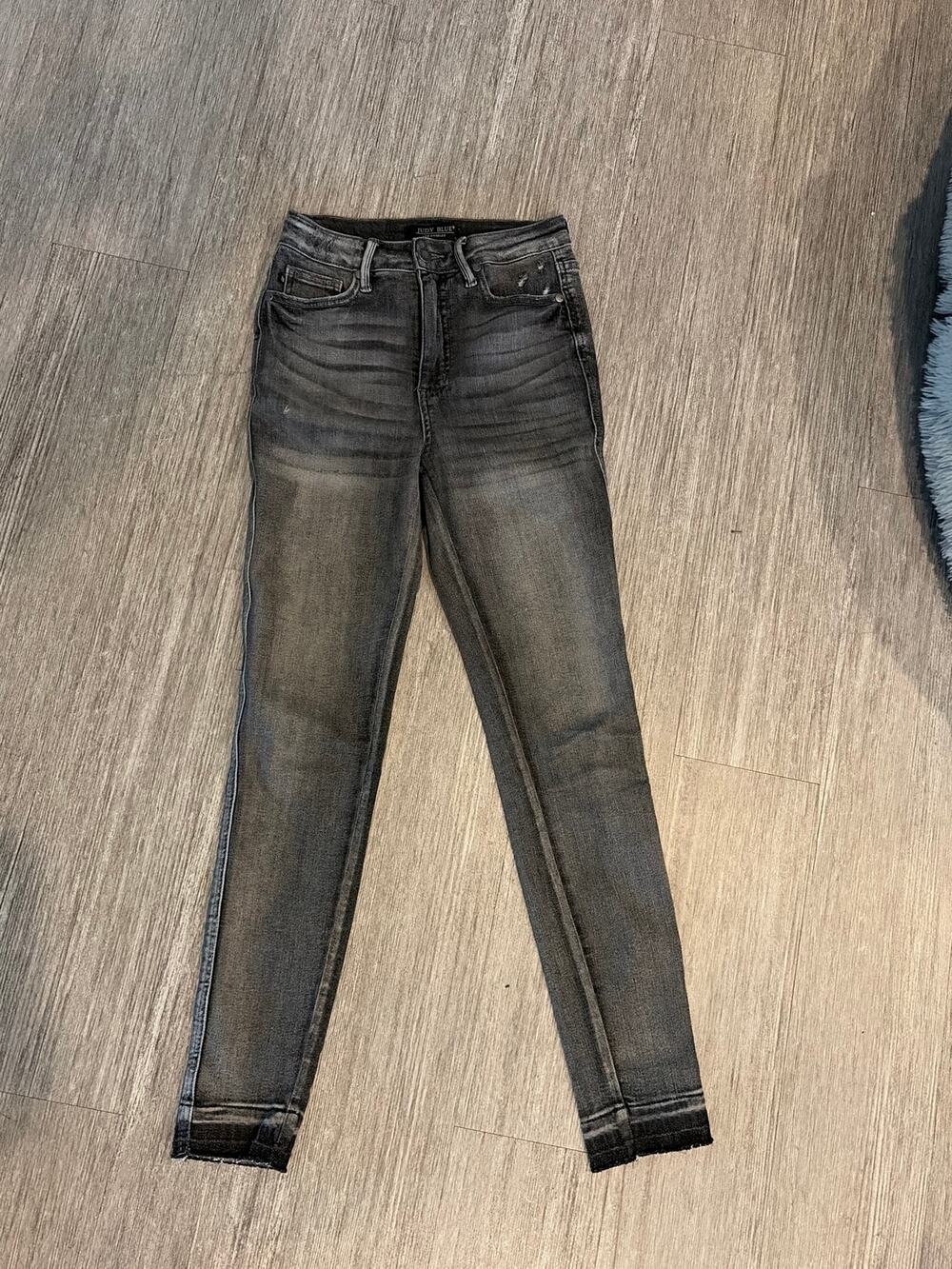 Judy Blue Women’s Size 24 Gray Distressed Skinny Jeans Raw Hem Stretch Denim
